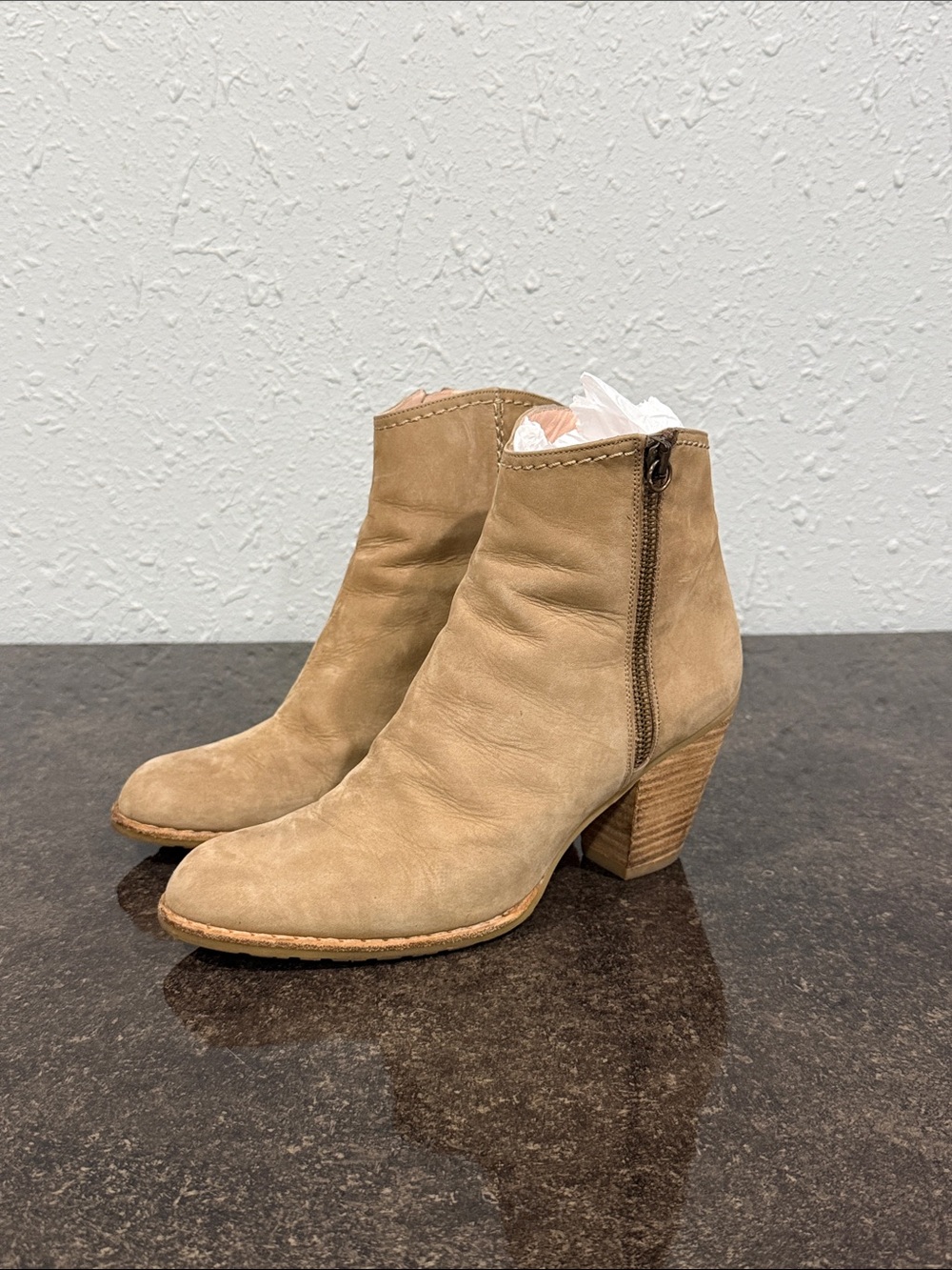 Stuart Weitzman Women's Tan Leather Ankle Booties‎ with Side Zip Size 5.5